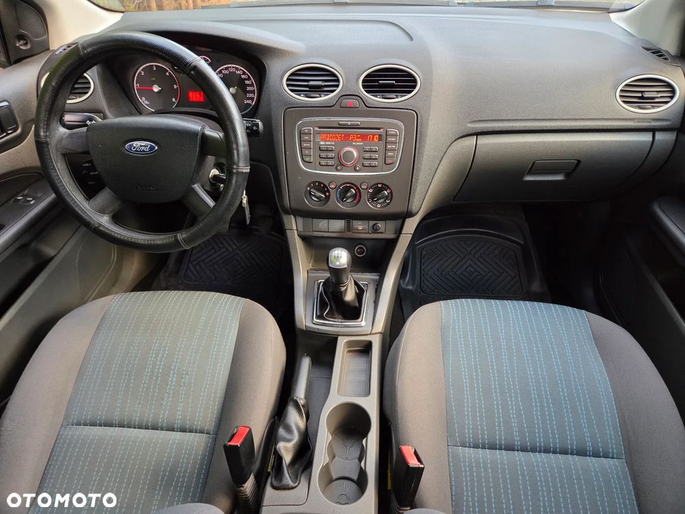 Ford Focus 1.8 TDCi Ambiente - 9