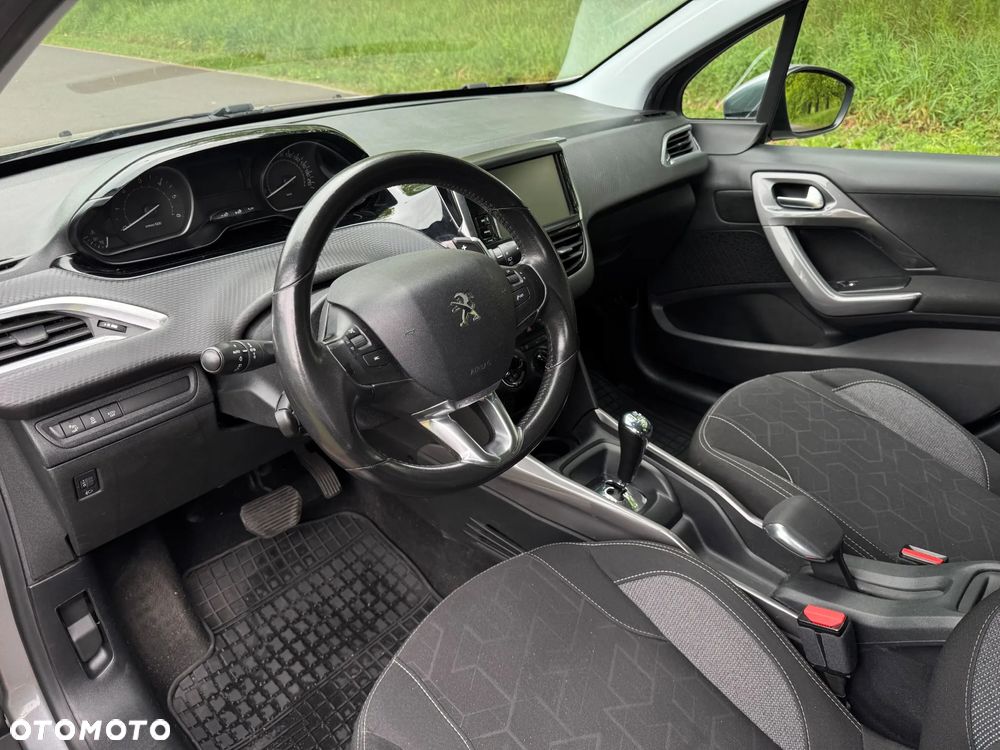 Peugeot 2008 - 11