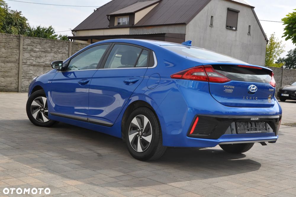 Hyundai IONIQ hybrid Business - 8