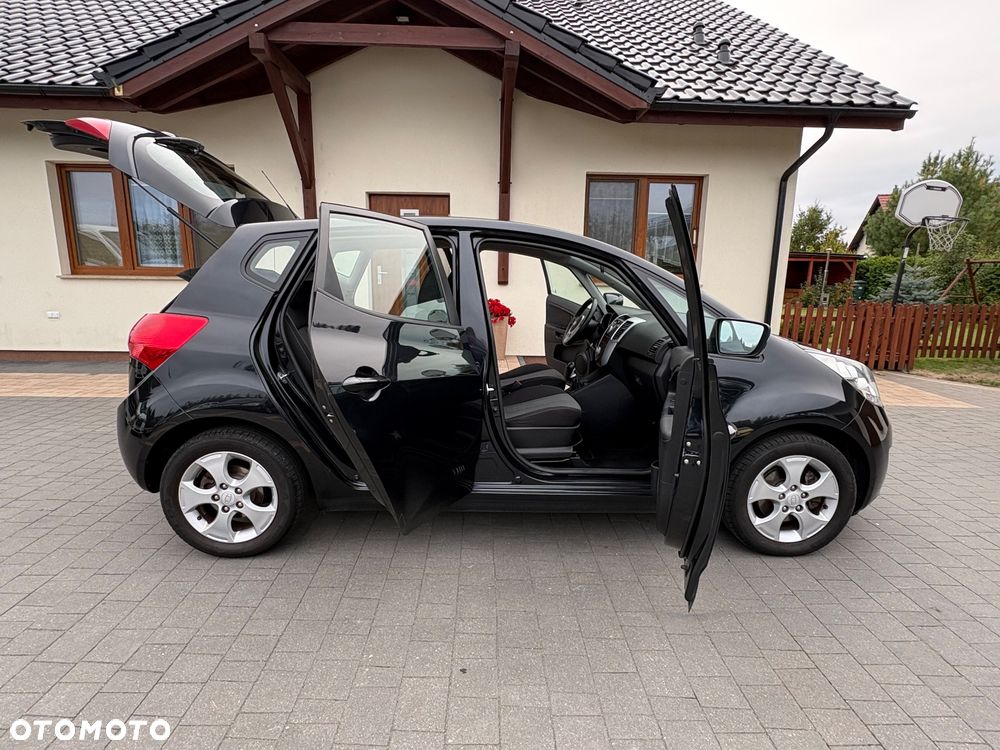 Kia Venga - 16