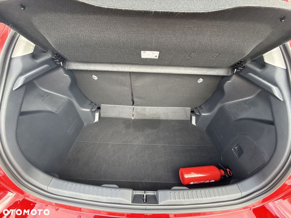 Toyota Yaris Hybrid 1.5 Style - 24