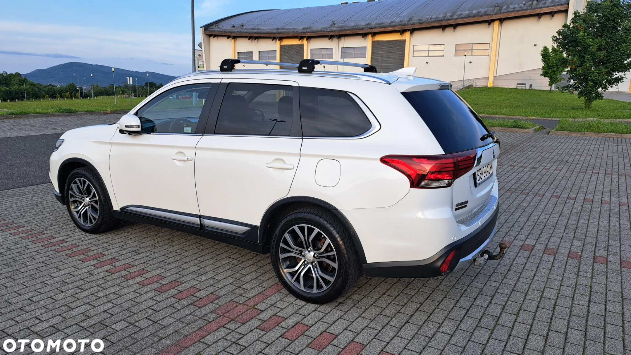 Mitsubishi Outlander 2.0 Instyle Navi 4WD CVT - 4