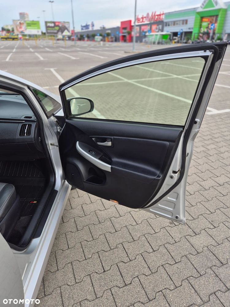 Toyota Prius 1.8 HSD Prestige - 15