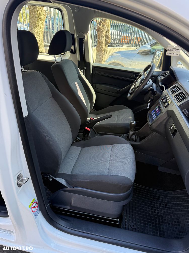 Volkswagen Caddy Maxi 2.0 TDI 75 kW Life - 26