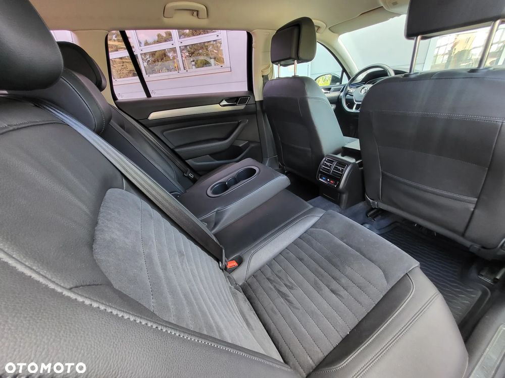 Volkswagen Passat 2.0 TDI Bi-Turbo BMT 4Mot Highline DSG - 35