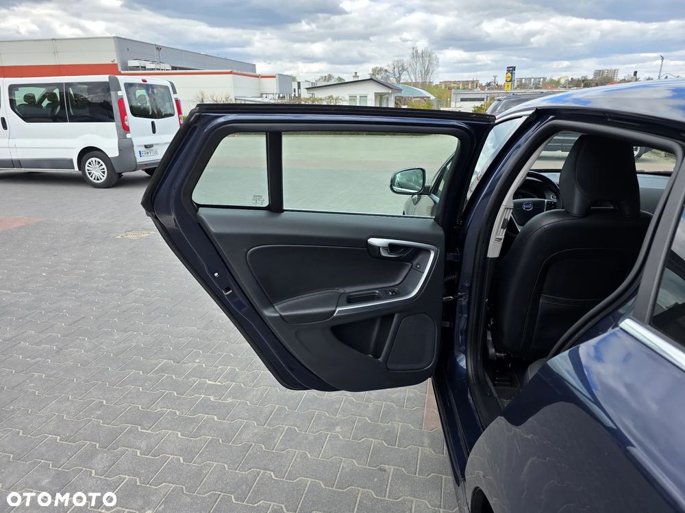 Volvo V60 D6 Twin Engine Geartronic Summum - 9