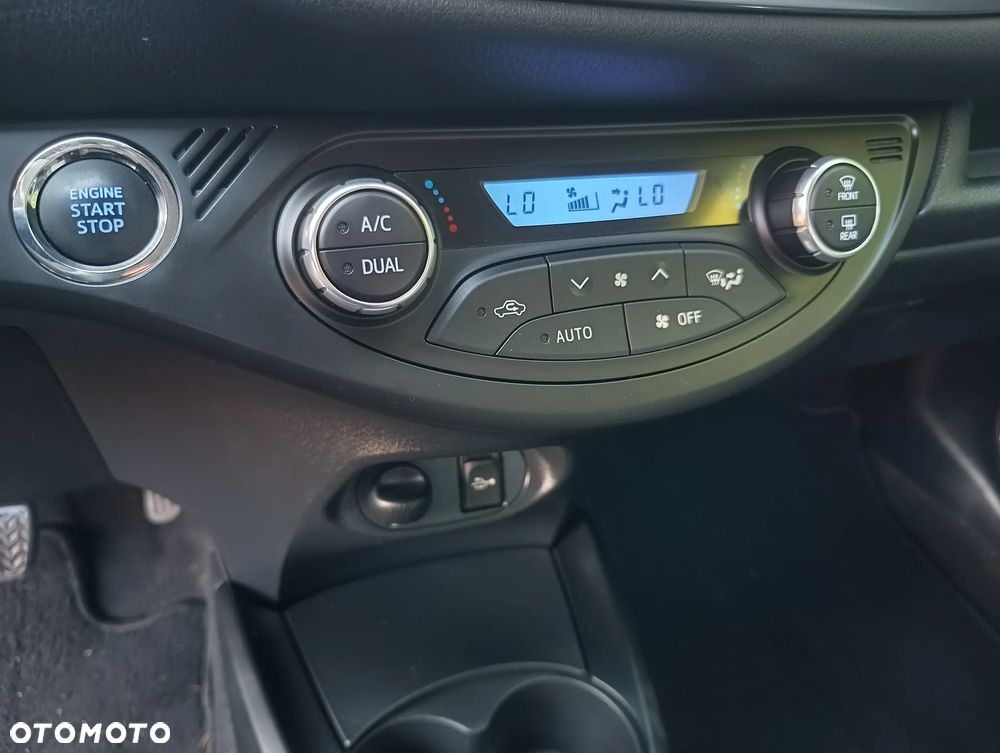 Toyota Yaris 1.5 Premium - 9