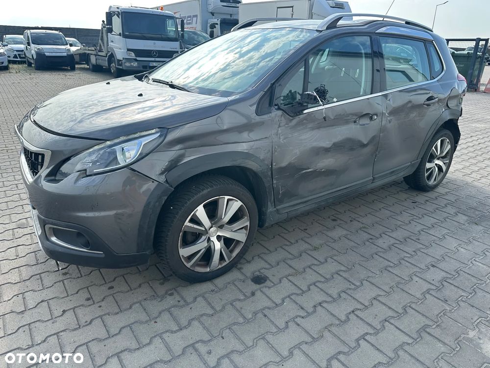 Peugeot 2008 1.6 BlueHDi Allure - 3
