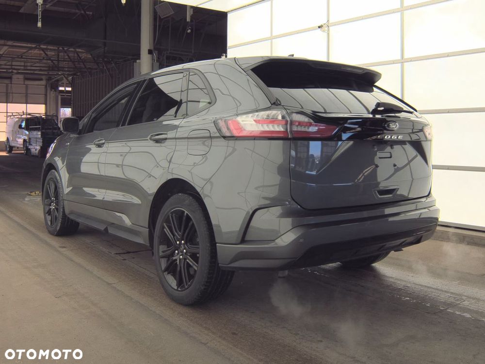 Ford Edge - 2