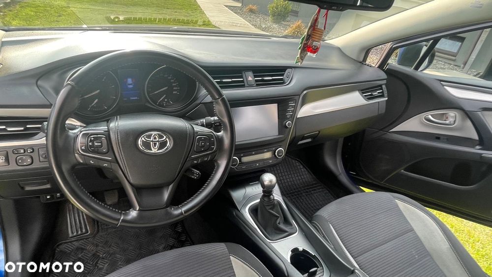 Toyota Avensis 2.0 D-4D Premium - 6