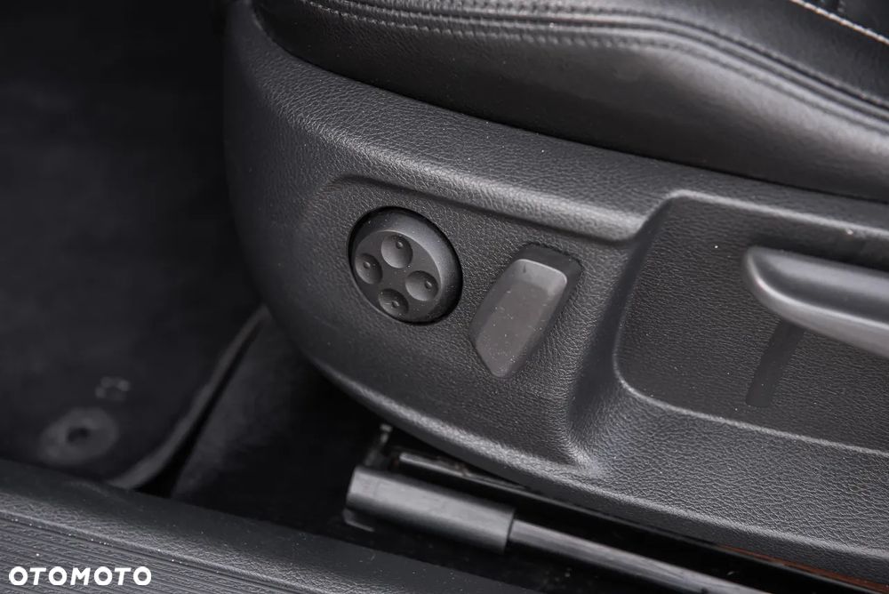 Volkswagen Passat CC 2.0 TSI Exclusive - 18