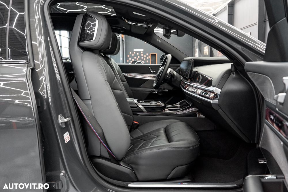 BMW Seria 7 740d xDrive MHEV - 13