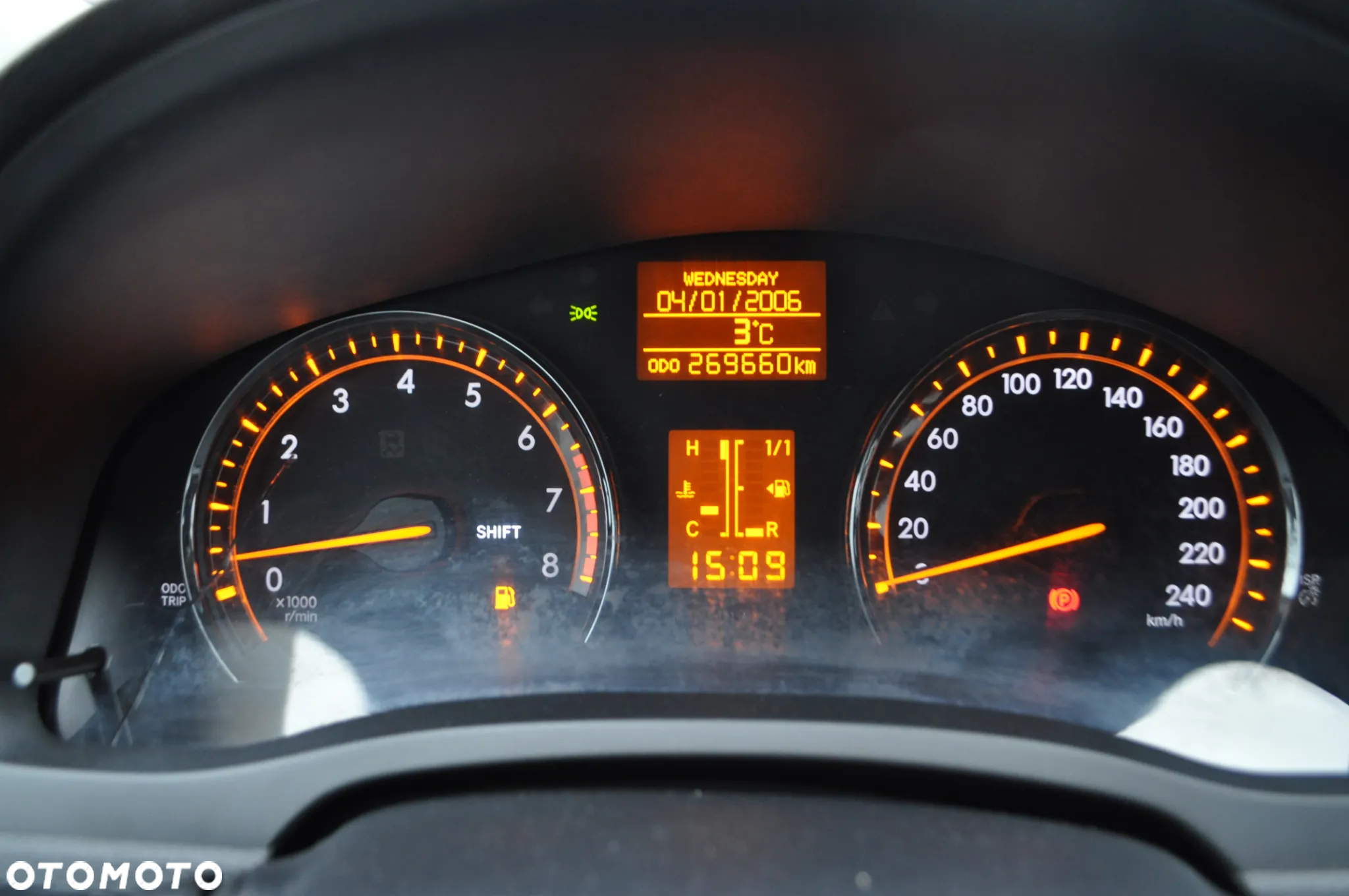 Toyota Avensis 1.8 Active - 29