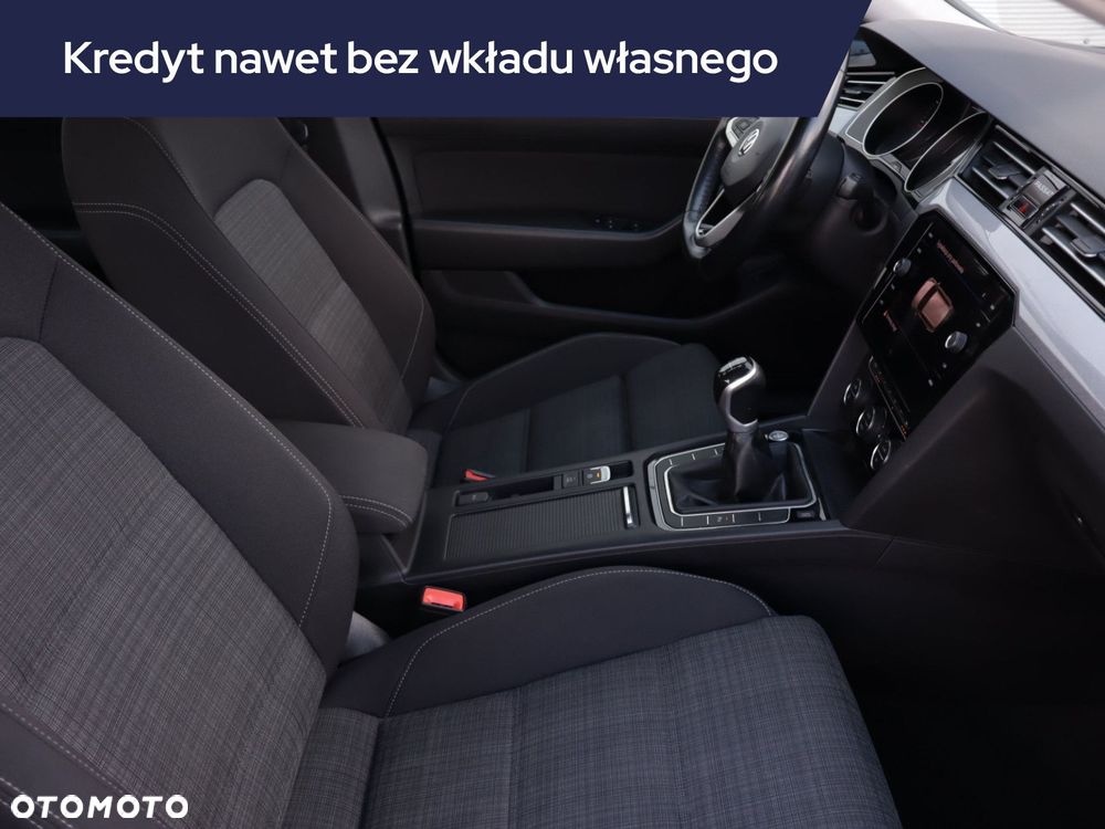 Volkswagen Passat Variant - 11
