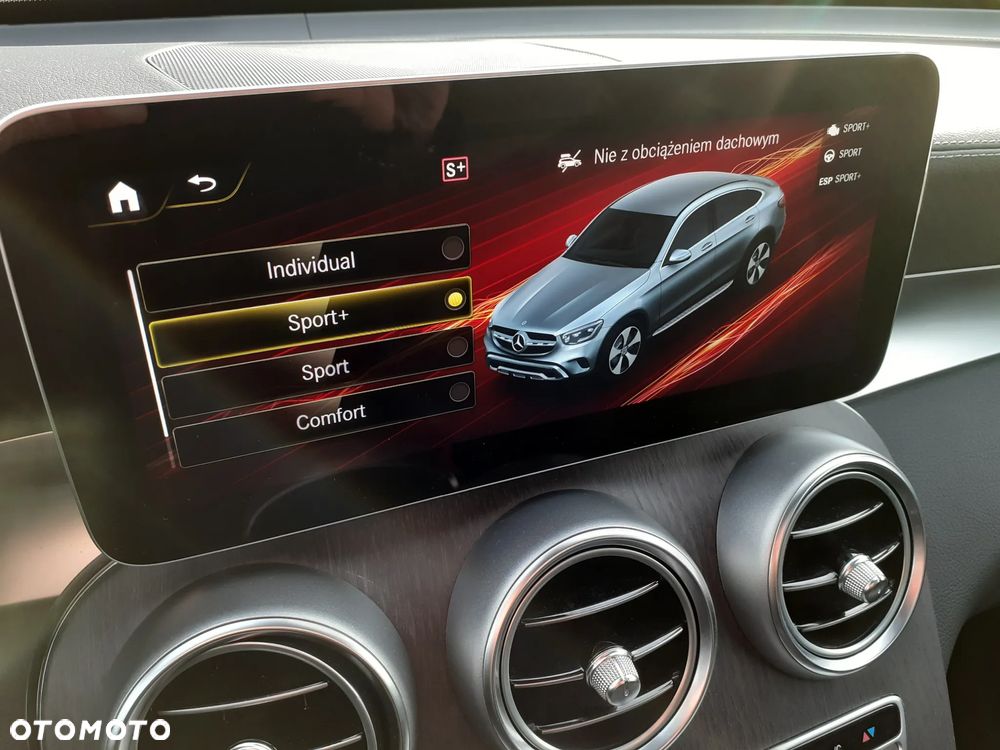 Mercedes-Benz GLC 200 4Matic 9G-TRONIC AMG Line Plus - 31