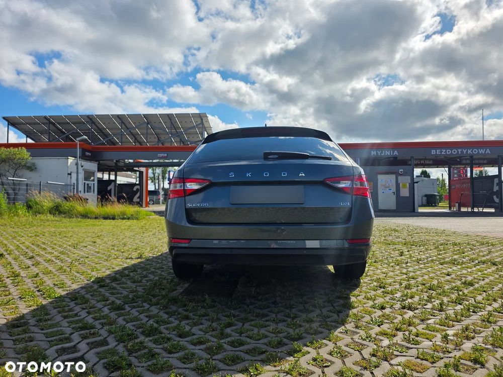 Skoda Superb 2.0 TDI 4x4 DSG Ambition - 5