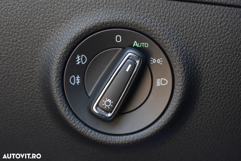 Skoda Superb 2.0 TDI DSG Ambition - 32