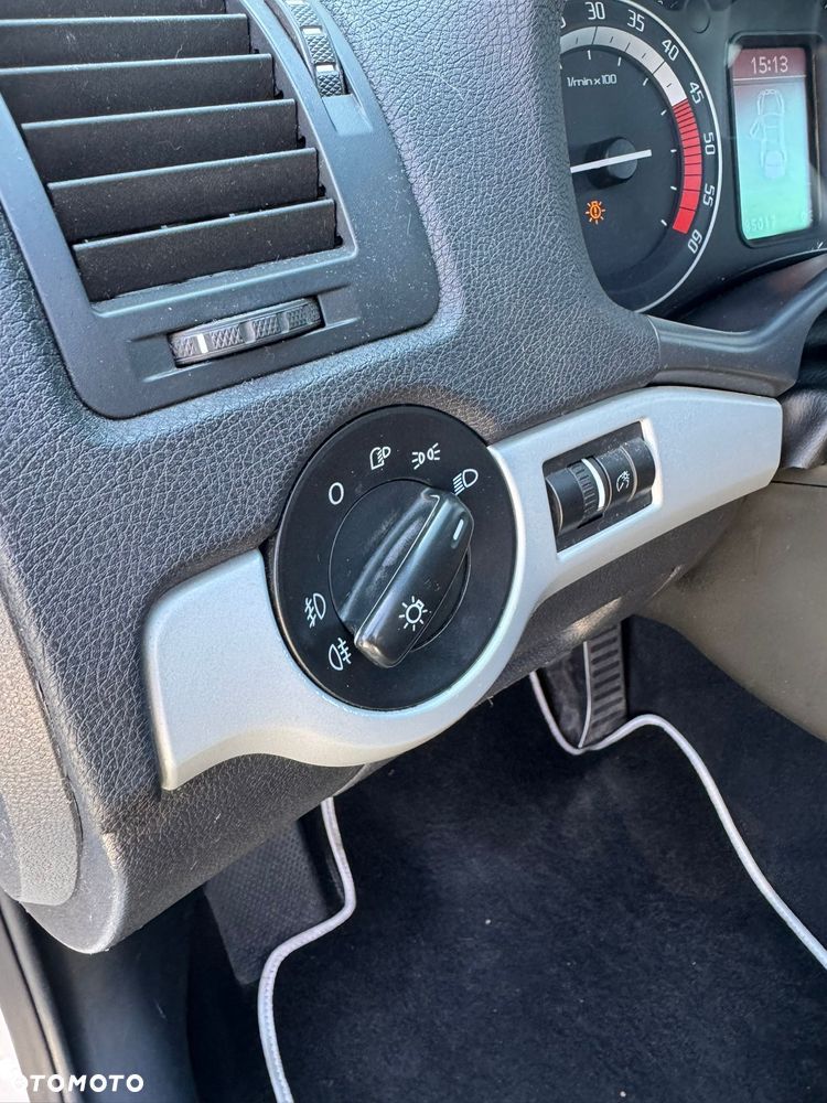 Skoda Octavia 2.0 TDI RS - 17