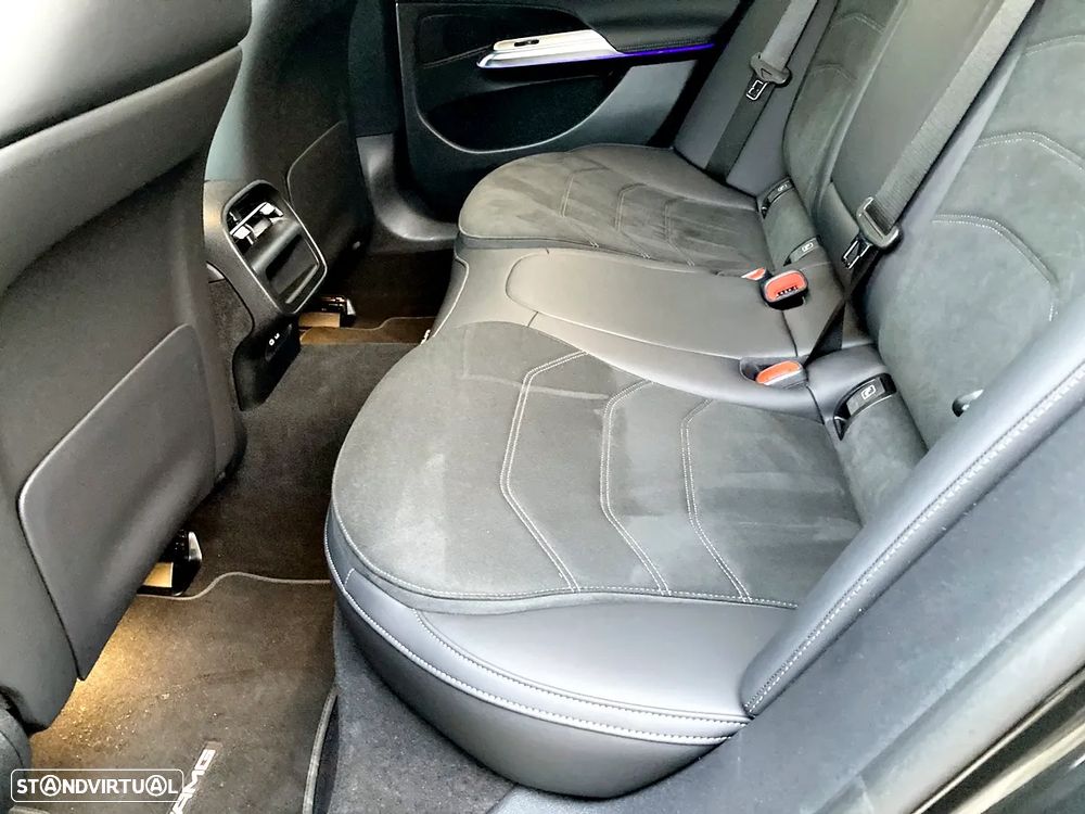 Mercedes-Benz E 300 e AMG Line - 25