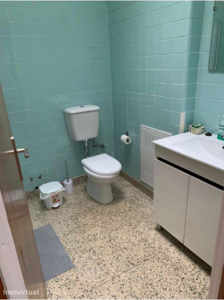 Quarto - localizado em Paranhos Porto - Grande imagem: 2/28