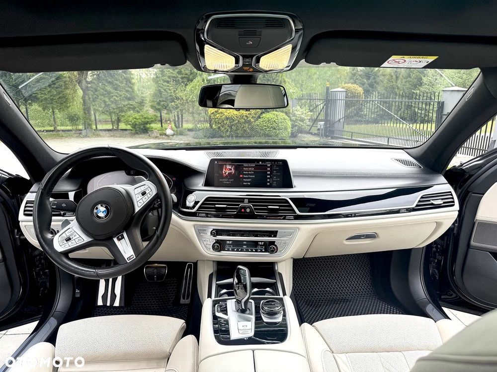 BMW Seria 7 750i xDrive sport - 14