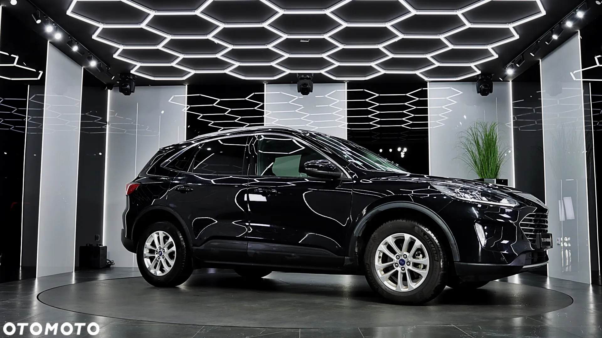 Ford Kuga 2.5 FHEV FWD Titanium - 12