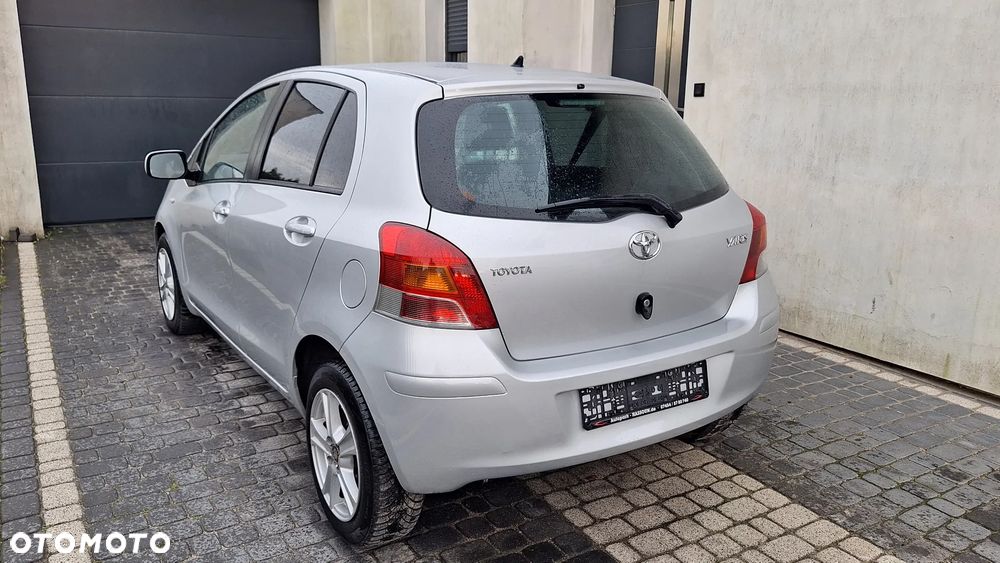 Toyota Yaris 1.33 VVT-i Executive - 8