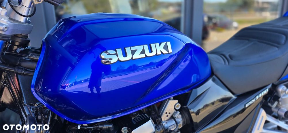 Suzuki GSX - 32