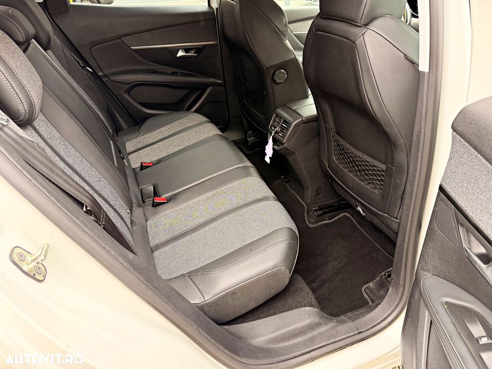 Peugeot 3008 PureTech 130 Stop & Start GPF Allure - 14