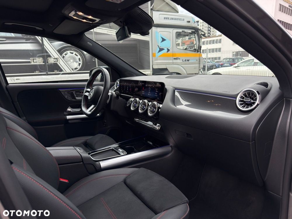 Mercedes-Benz GLA 220 mHEV 4-Matic AMG Line 8G-DCT - 23