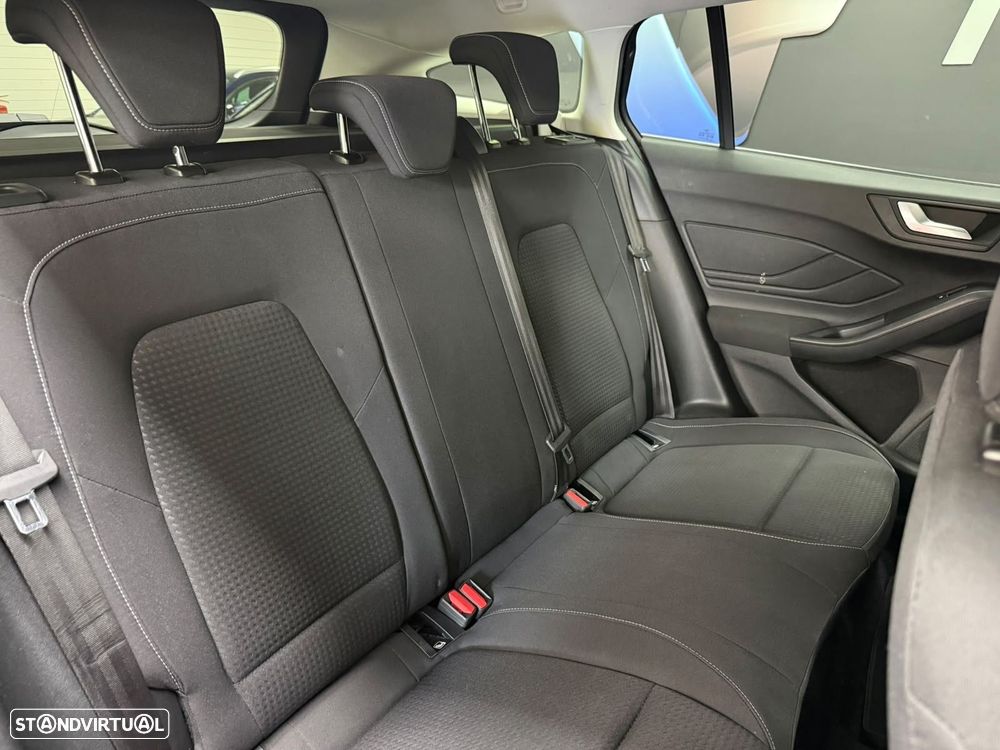 Ford Focus SW 1.0 EcoBoost Titanium Aut. - 37