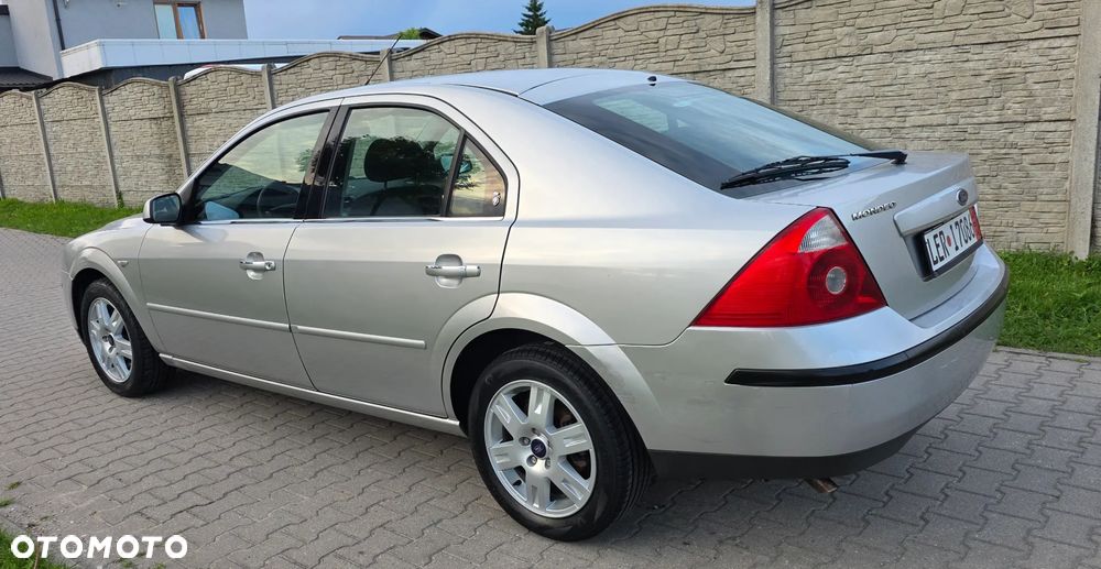 Ford Mondeo 2.0 Ghia Executive - 13