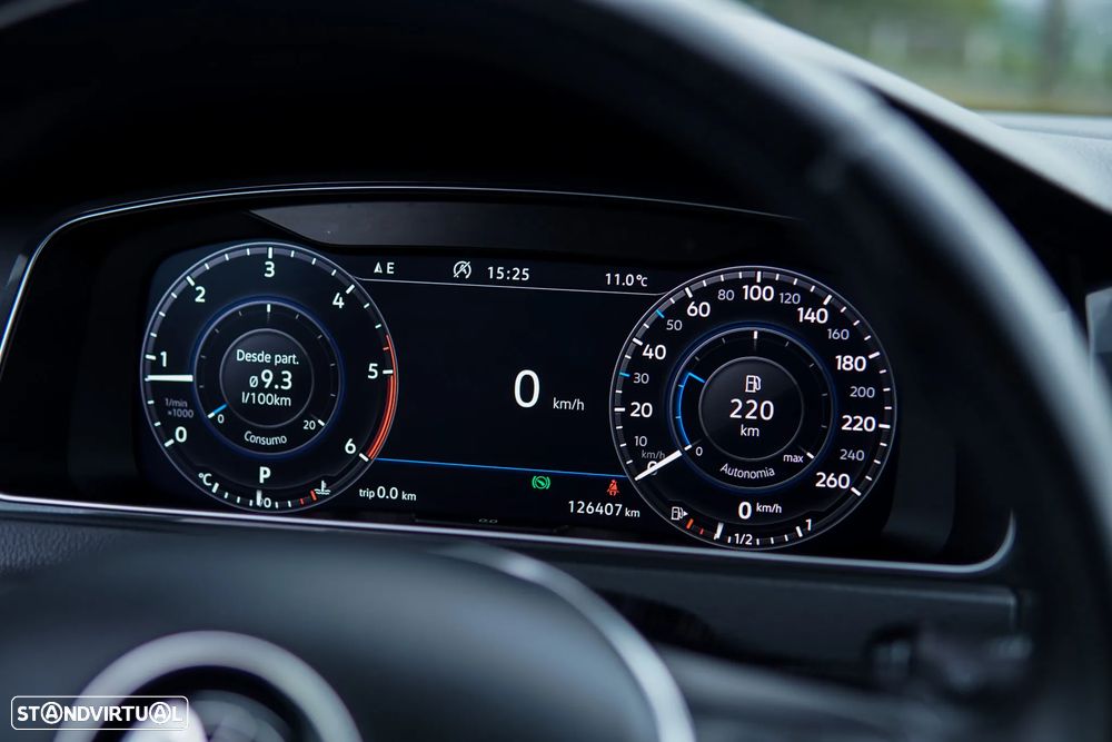 VW Golf 1.6 TDI R-Line DSG - 42