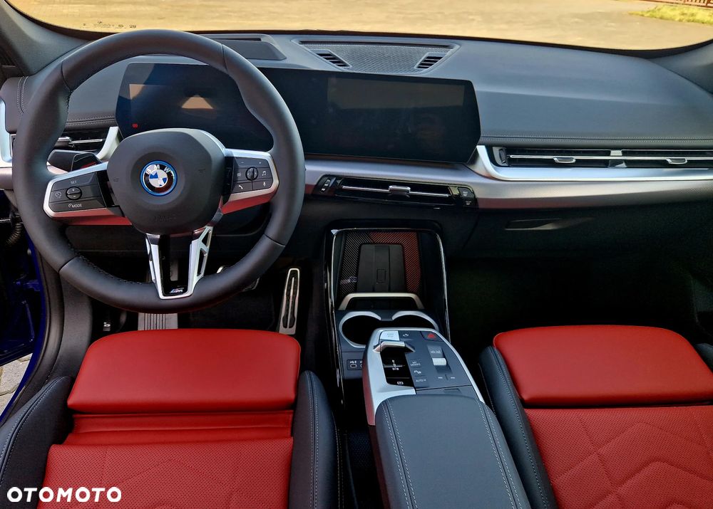 BMW iX1 xDrive30 66.5kWh M Sport Edition - 9