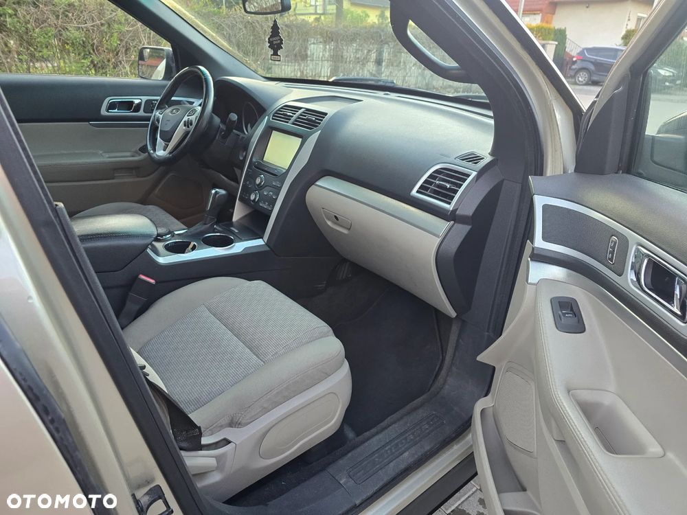 Ford Explorer - 14