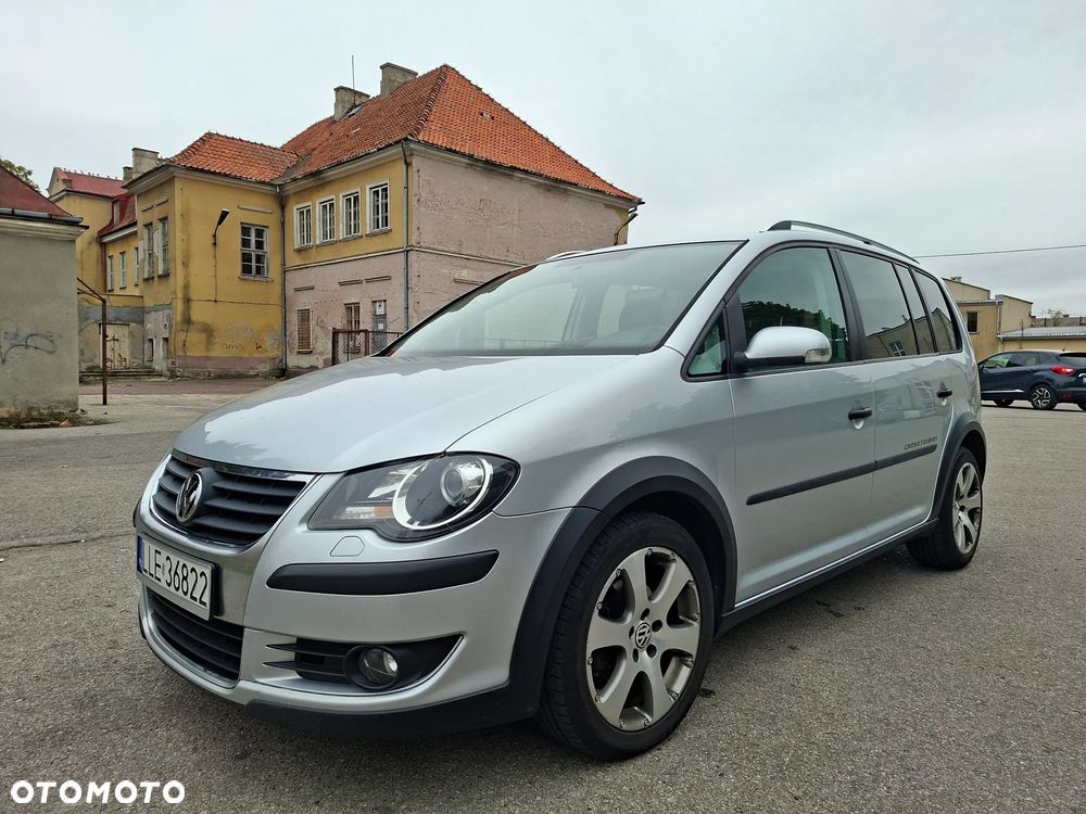 Volkswagen Touran - 8