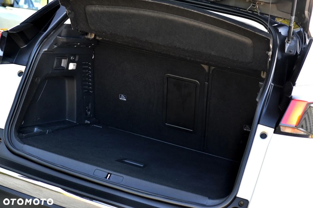 Peugeot 3008 1.2 PureTech Allure S&S EAT6 - 12