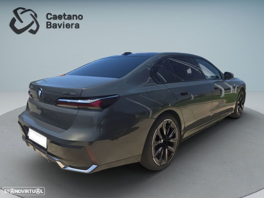 BMW i7 eDrive50 Pack Desportivo M - 8