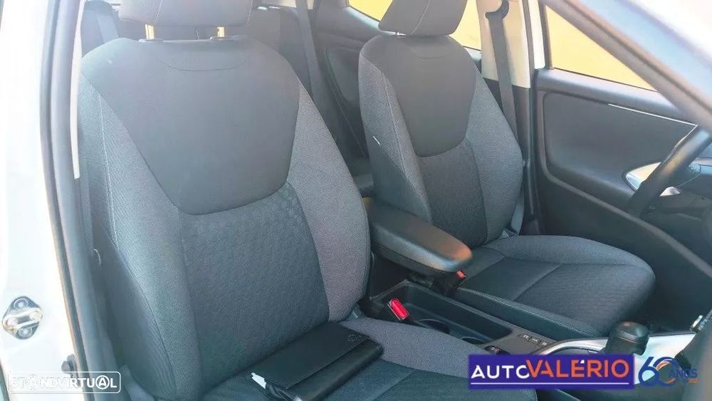 Toyota Yaris 1.5 HDF Comfort Plus - 31