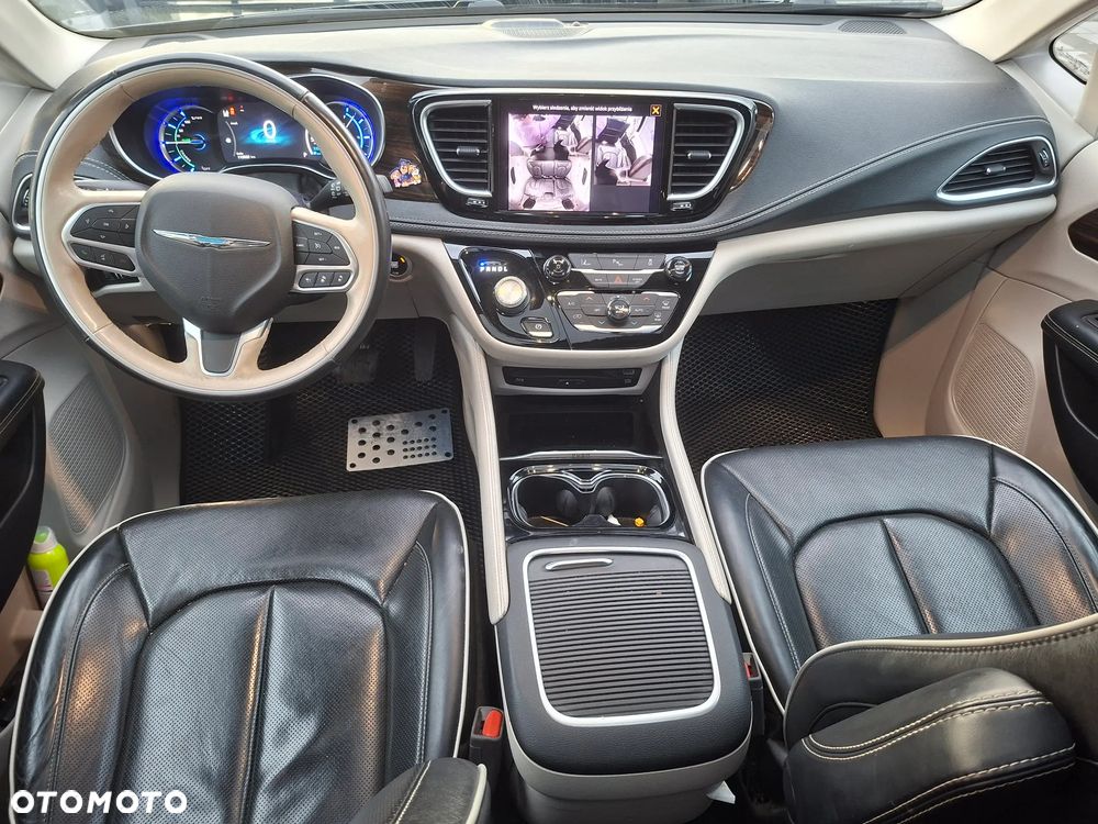 Chrysler Pacifica - 20
