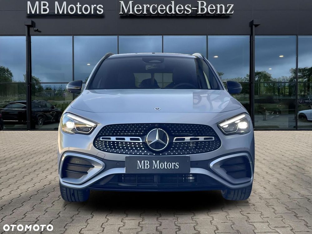 Mercedes-Benz GLA - 9