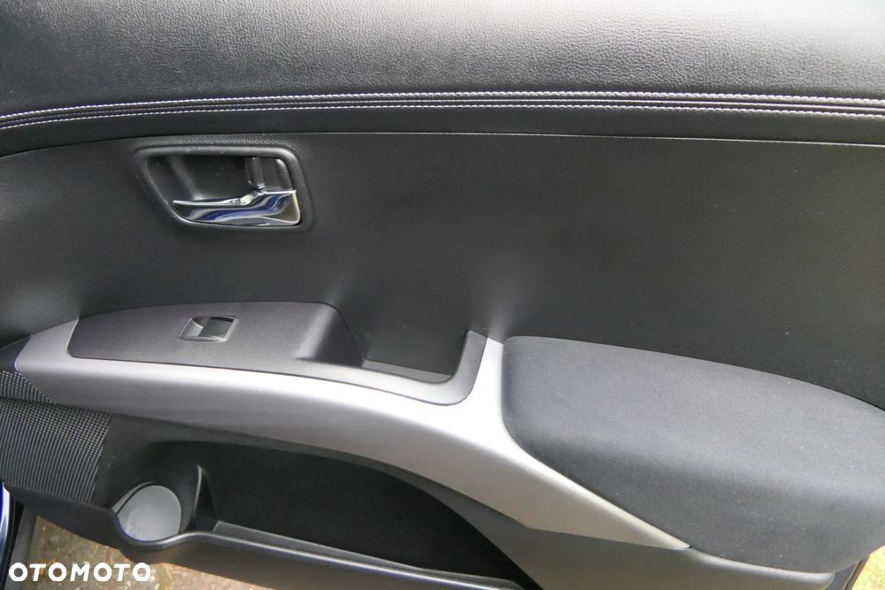 Mitsubishi Outlander 2.0 Intense 2WD - 23