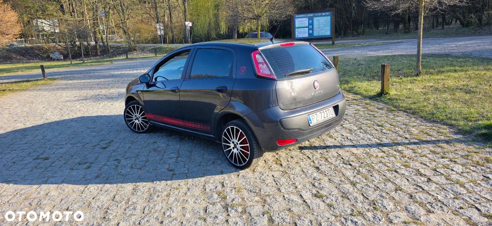 Fiat Punto Evo 1.4 8V Dynamic Euro5 - 24