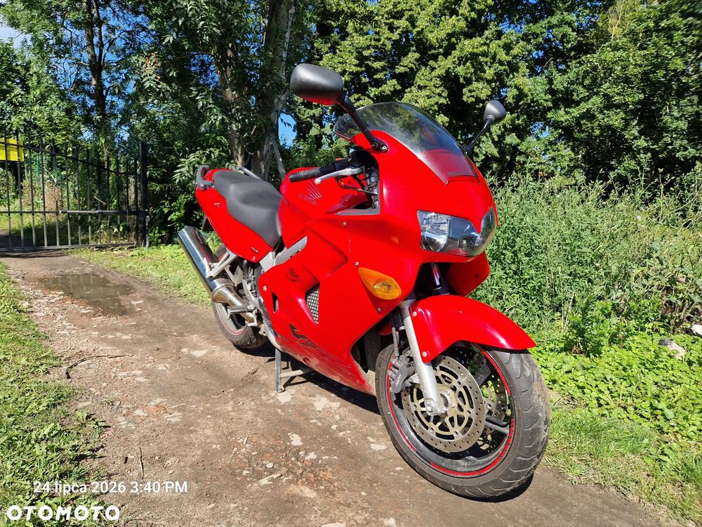 Honda VFR - 4
