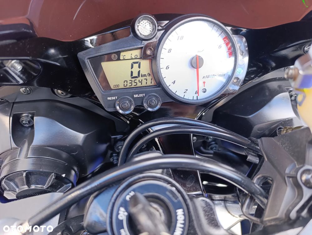 Yamaha R6 - 19