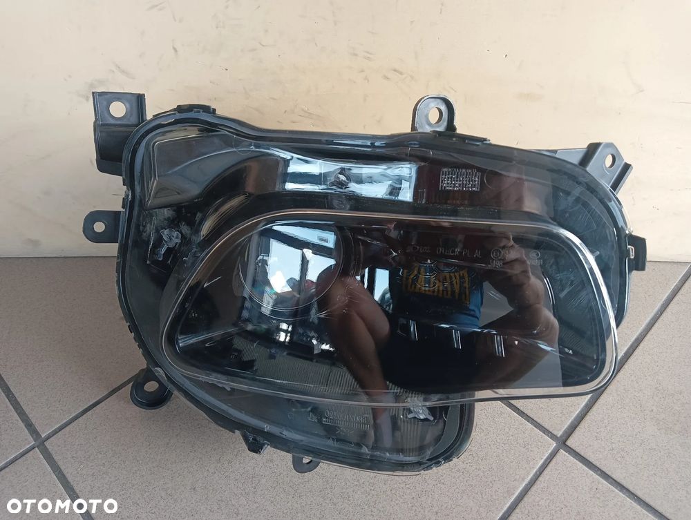 Jeep Cherokee KL prawy reflektor lampa EUROPA