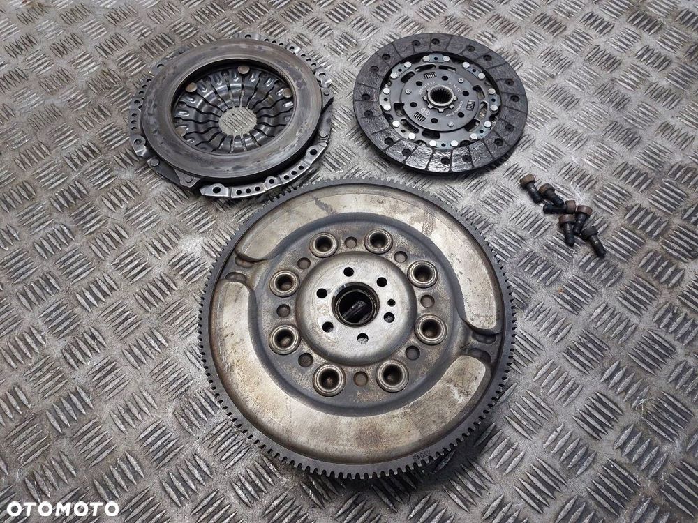 KOŁO DWUMASOWE + TARCZA + DOCISK OPEL ASTRA J  1.6 TURBO 55564555 - 7
