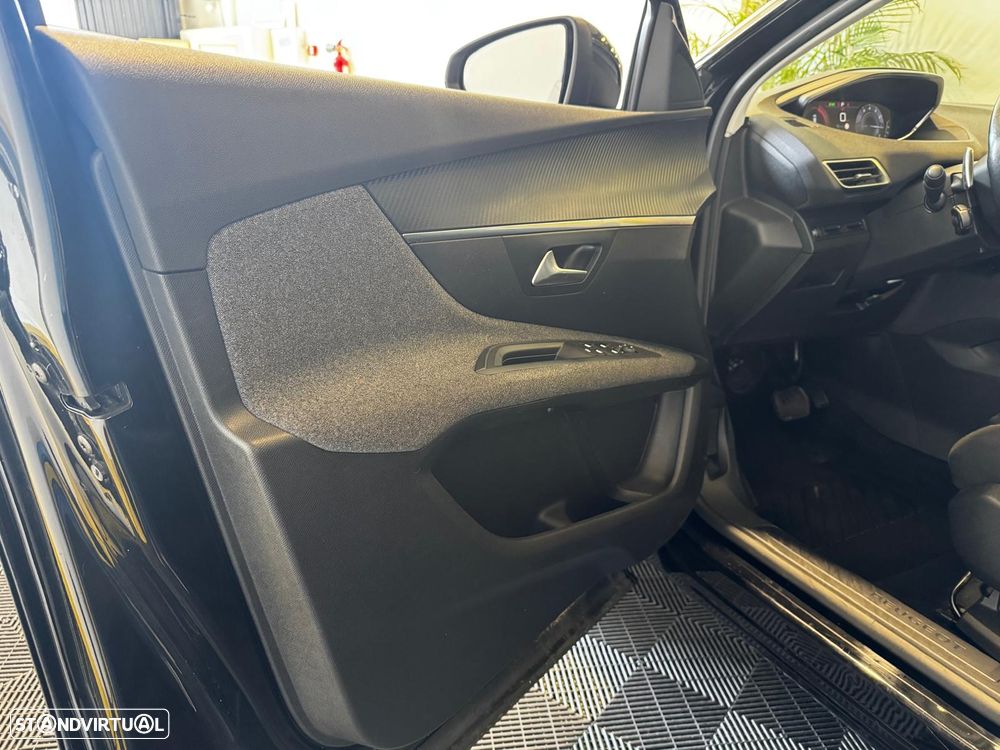 Peugeot 3008 PureTech 130 Stop & Start GPF EAT8 Active Pack - 24