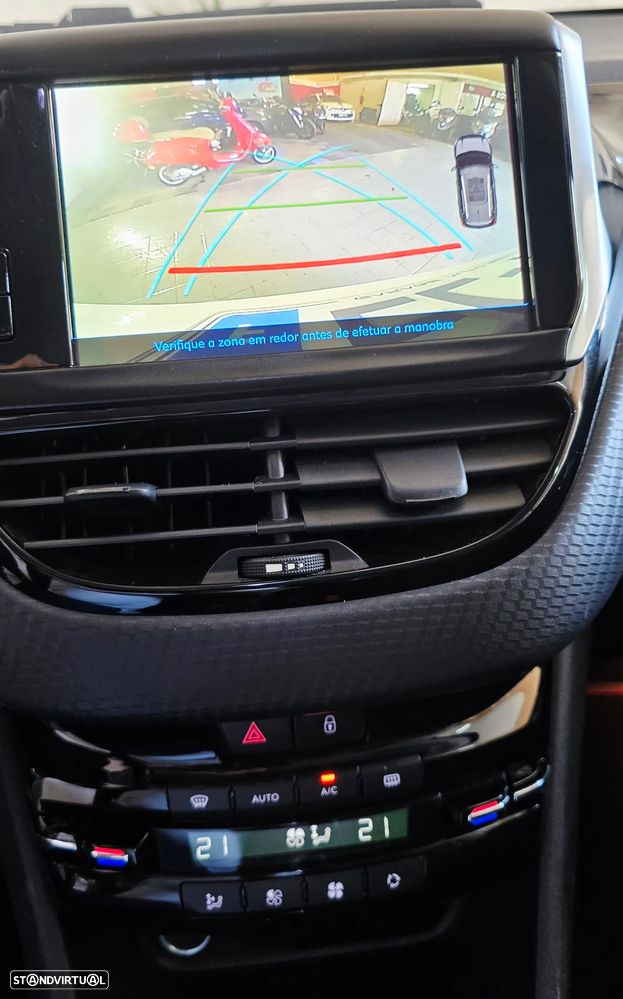 Peugeot 2008 1.2 PureTech GT Line - 9