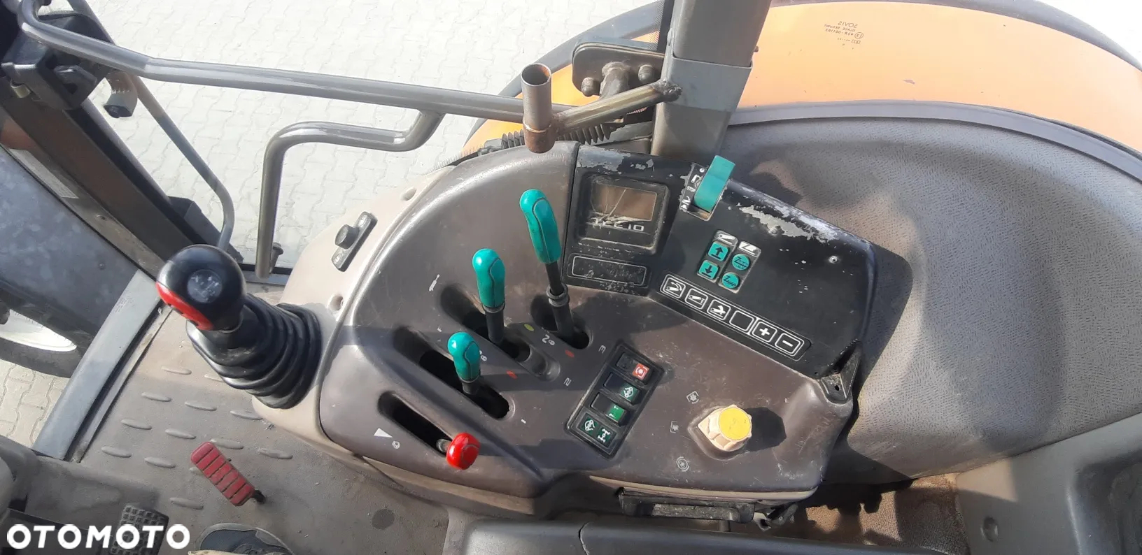 Renault Ares 725 RZ - 11